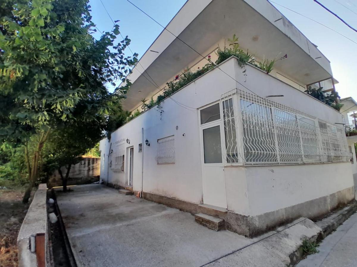 Guest House Taverna Laberia 2 Gjirokastër 외부 사진